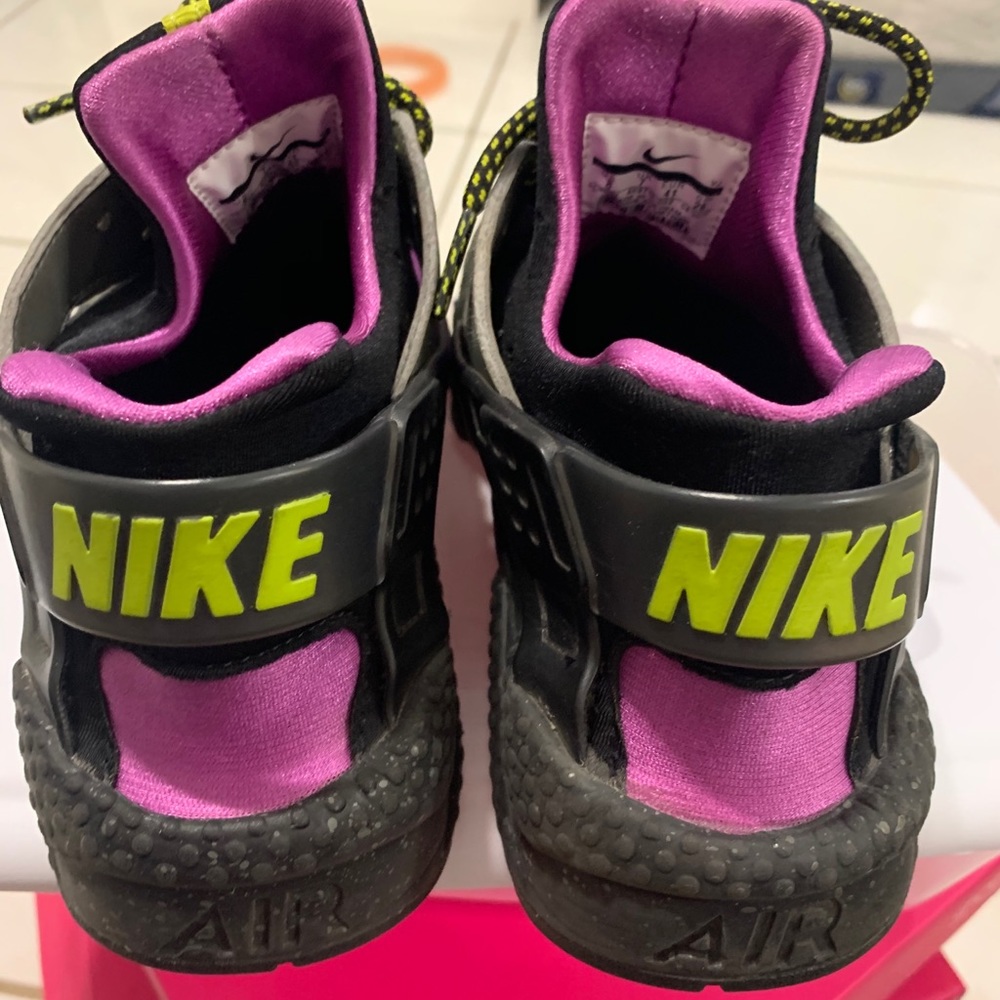 Nike Air Huarache Size 8